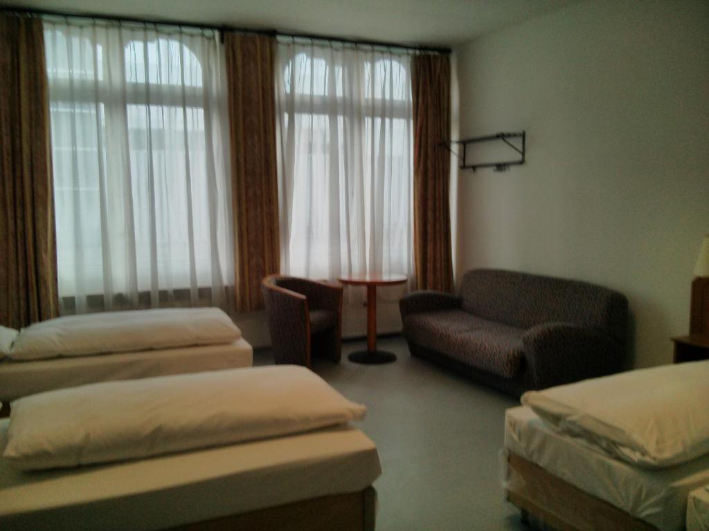 Willy Hotel Frankfurt Φραγκφούρτη Δωμάτιο φωτογραφία
