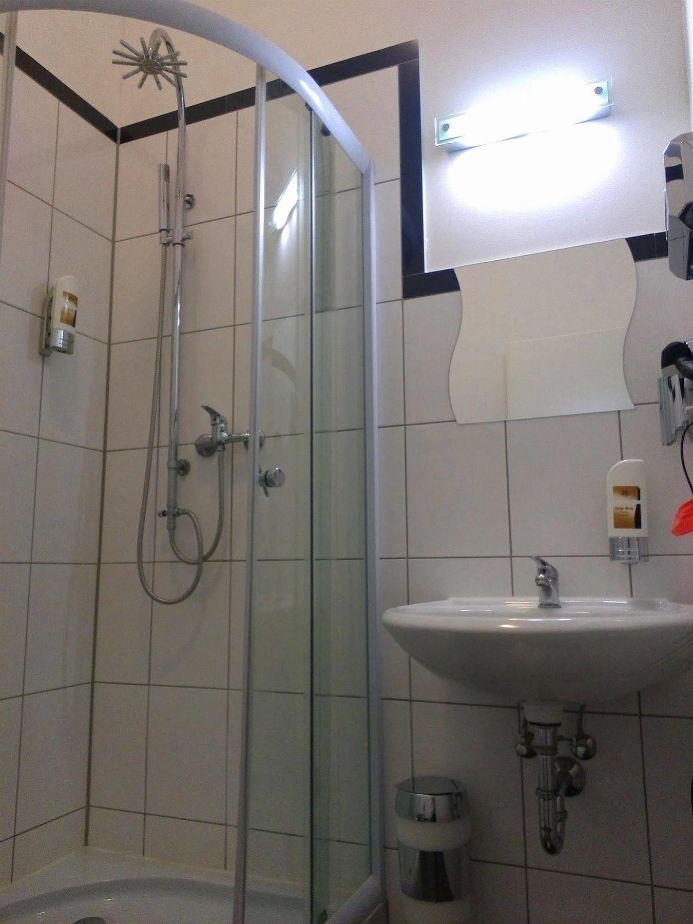 Willy Hotel Frankfurt Φραγκφούρτη Εξωτερικό φωτογραφία