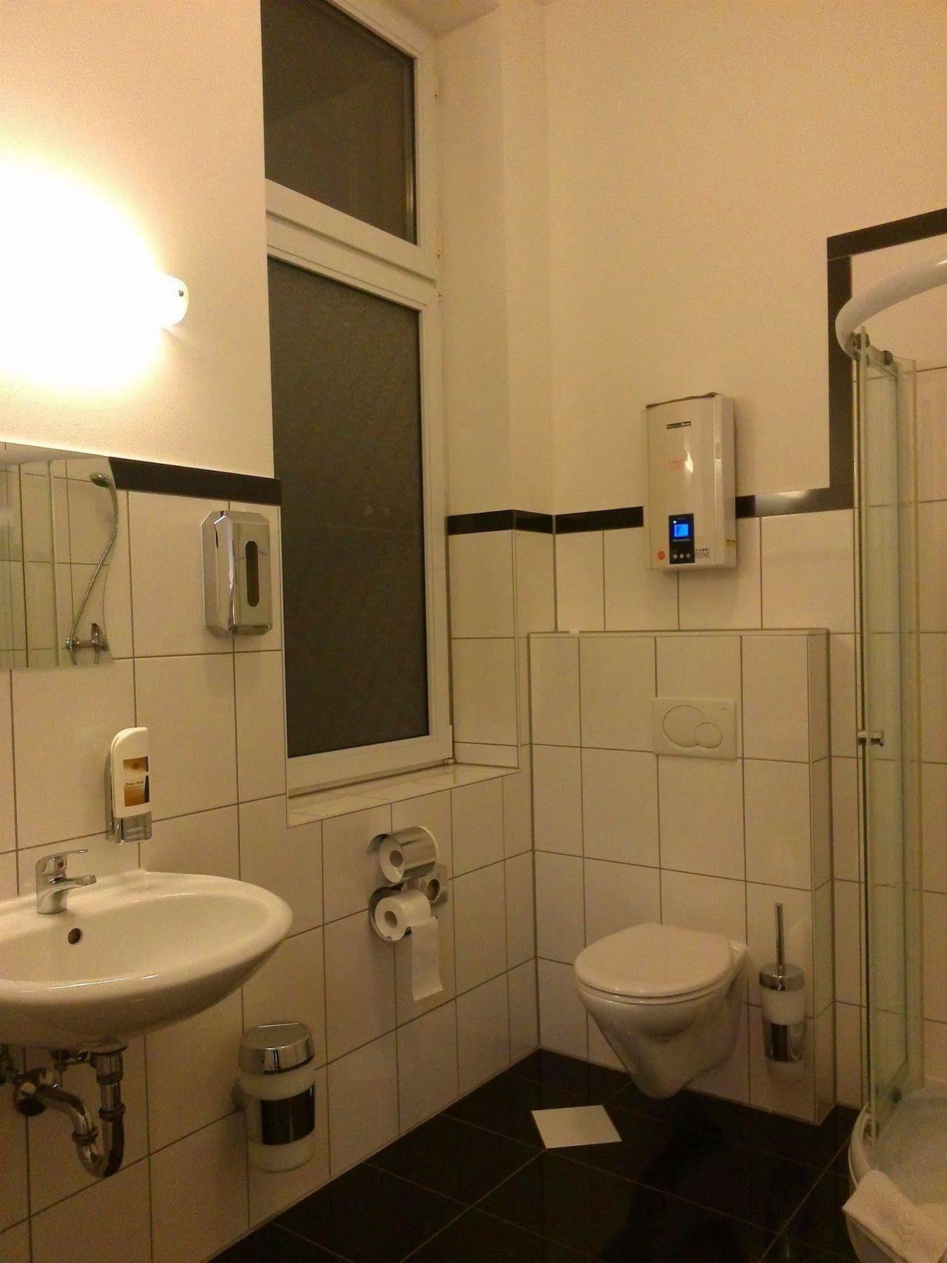 Willy Hotel Frankfurt Φραγκφούρτη Εξωτερικό φωτογραφία