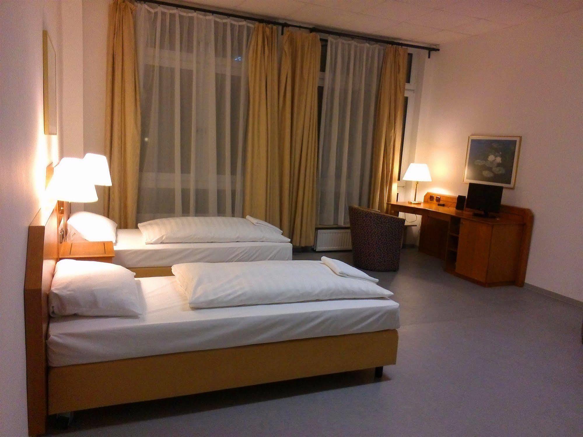 Willy Hotel Frankfurt Φραγκφούρτη Εξωτερικό φωτογραφία